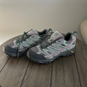 NWT Merrell women shoes